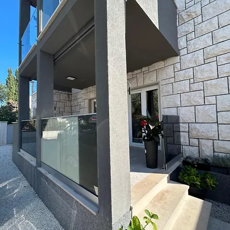 Delfa Luxe Apartman Supetar