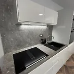 Delfa Luxe Suite-sustainable Luxury & Ev Station Апартаменты Супетар