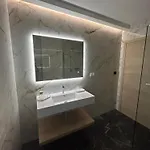 Delfa Luxe Suite-sustainable Luxury & Ev Station Апартаменты