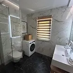 Апартаменты Delfa Luxe Suite-sustainable Luxury & Ev Station