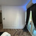Апартаменты Delfa Luxe Suite-sustainable Luxury & Ev Station