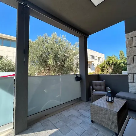 Apartman Delfa Luxe Suite-sustainable Luxury & Ev Station Supetar