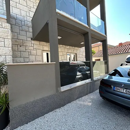 Delfa Luxe Apartment *