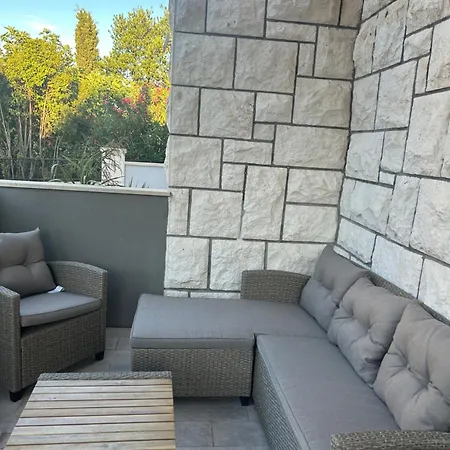 Delfa Luxe Suite-sustainable Luxury & Ev Station * Supetar