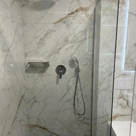 Apartment Delfa Luxe Suite-sustainable Luxury & Ev Station *