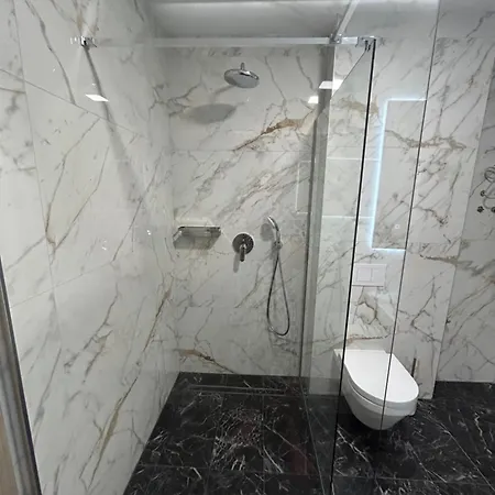 Delfa Luxe Suite-sustainable Luxury & Ev Station Supetar