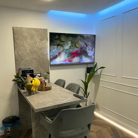 Apartment Delfa Luxe Suite-sustainable Luxury & Ev Station *