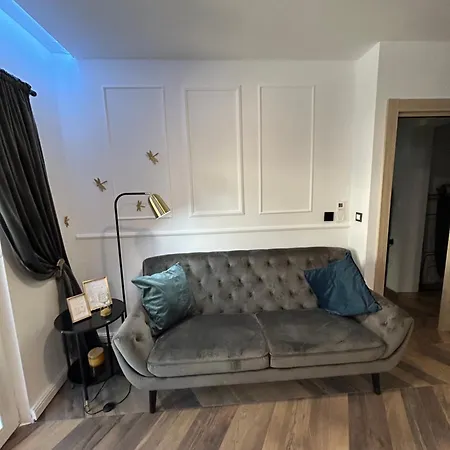 Delfa Luxe Suite-sustainable Luxury & Ev Station Supetar