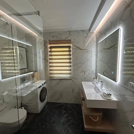 Delfa Luxe Suite-sustainable Luxury & Ev Station Apartment