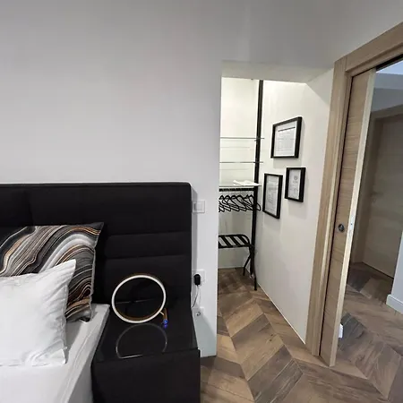 Delfa Luxe Suite-sustainable Luxury & Ev Station