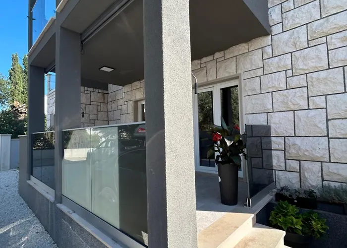 Delfa Luxe Διαμέρισμα Supetar